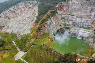 南京青龙山网红矿坑,探秘城市中的自然奇观